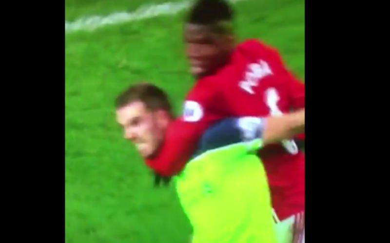 Pogba doet dit bij zijn tegenstander... (Video)