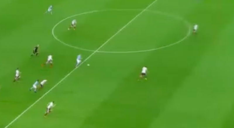 De Bruyne doet het wéér! Kijk eens naar deze knappe assist (Video)