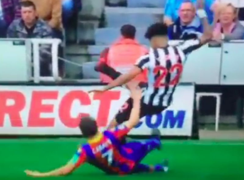 De vuilste tackle van het weekend, maar slechts geel in de Premier League (Video)