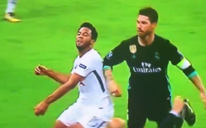 Wat Ramos hier doet bij Dembélé, is beneden alle peil (Video)