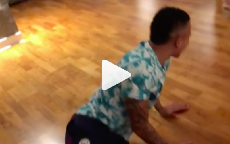 Geniale Gabriel Jesus flitst ook naast het veld (Video)