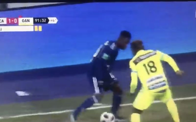 Toptalent Amuzu stuurt Kalu terug naar Gent met héérlijke move (video)