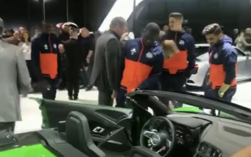 Anderlecht, met opvallende naam, bezoekt het autosalon (Video)