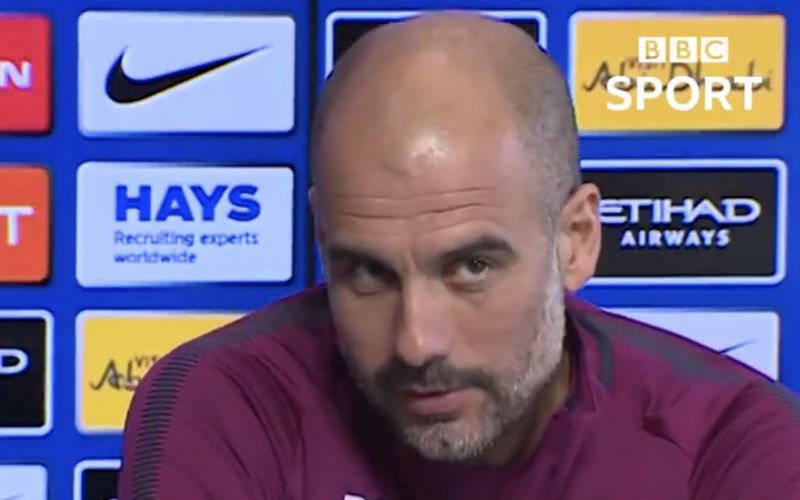 Guardiola maakt spelletje van vragenronde en dolt met journalist (Video)