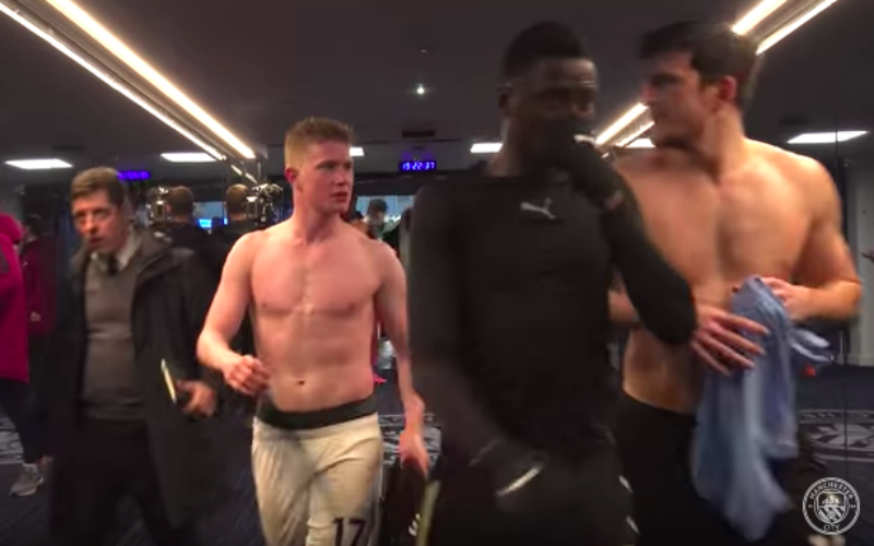 En plots doet De Bruyne dit in de spelerstunnel (Video)