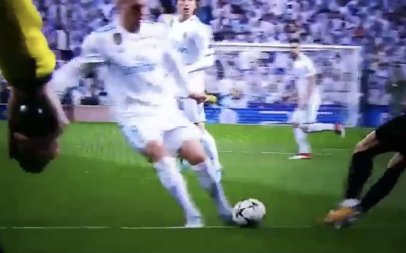 Iedereen kijkt met grote ogen naar deze actie van Toni Kroos (Video)