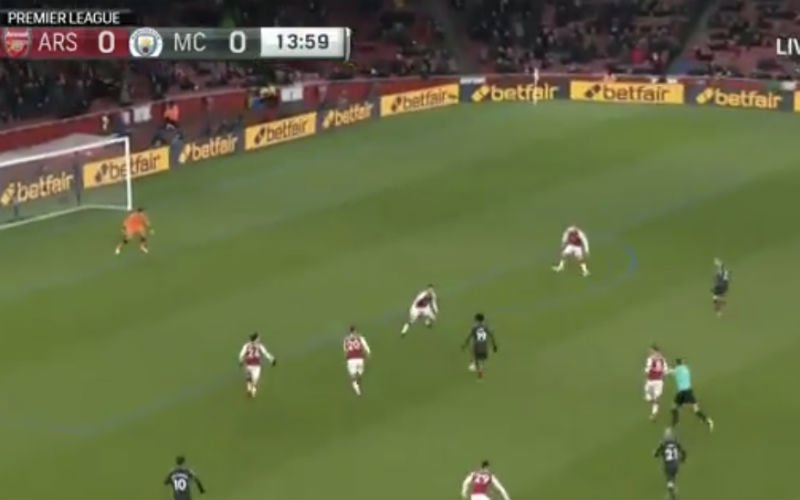 City komt op voorsprong na 'Messiaanse dribbel' van Leroy Sané (Video)