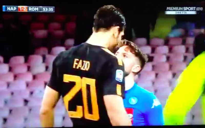 En plots doet Dries Mertens dit tijdens Napoli-Roma (Video)