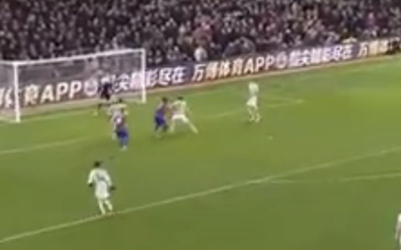 De Gea houdt met mirakelredding Benteke van een knap doelpunt (Video) 