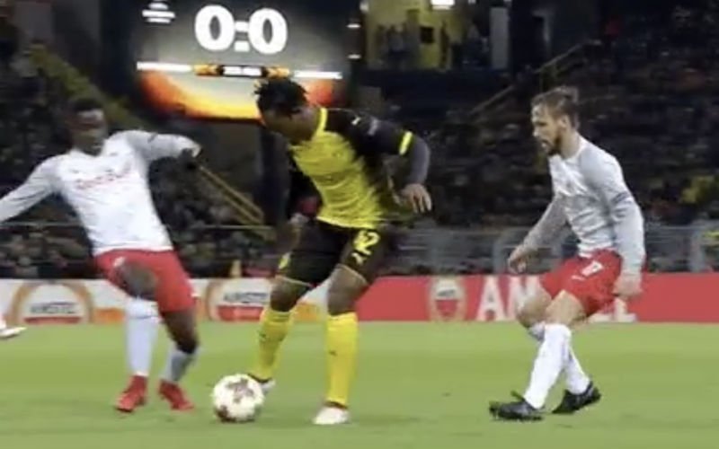 En dan pakt Michy Batshuayi plots uit met deze beweging (Video)