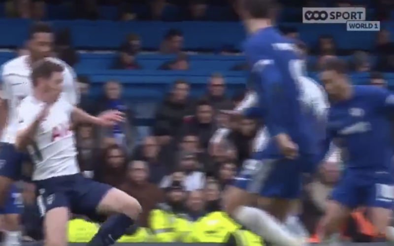 En dan doet Vertonghen plots dit bij Eden Hazard (Video)