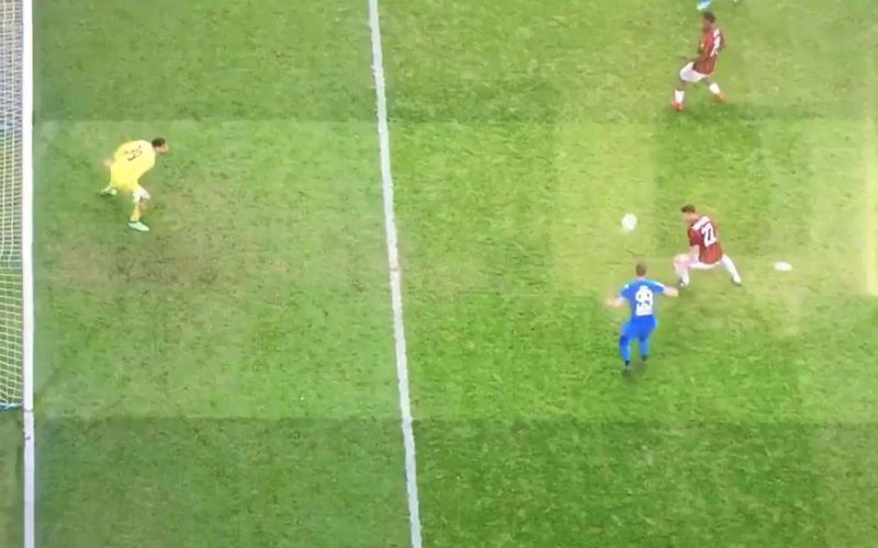 Mirakelredding van Donnarumma tegen Napoli (Video)