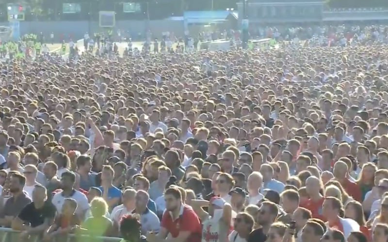 Engelse fans vieren eerste goal alsof ze al wereldkampioen zijn