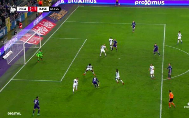 'Géén buitenspel bij fel besproken winning goal van Anderlecht'