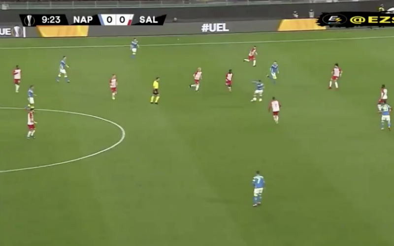 Dries Mertens waant zich even Kevin De Bruyne (VIDEO)