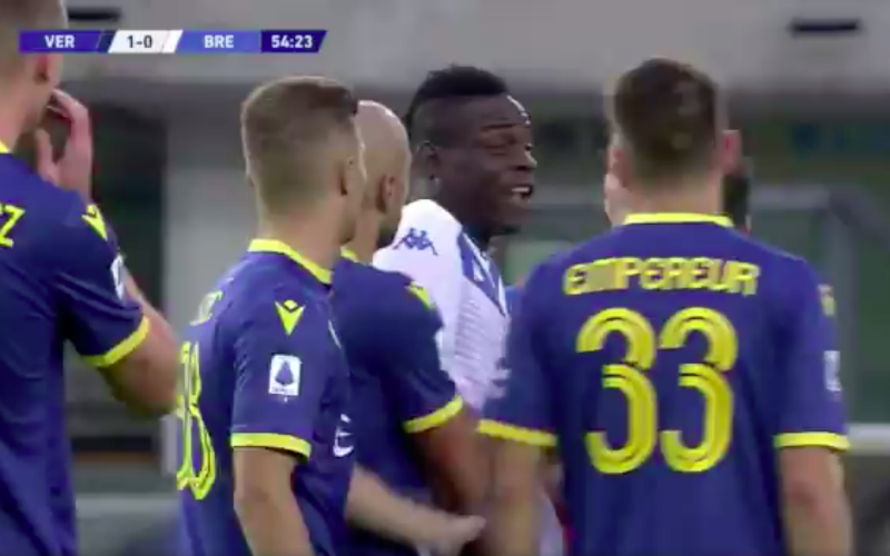 Mario Balotelli gaat volledig door het lint na racisme-incident (VIDEO)