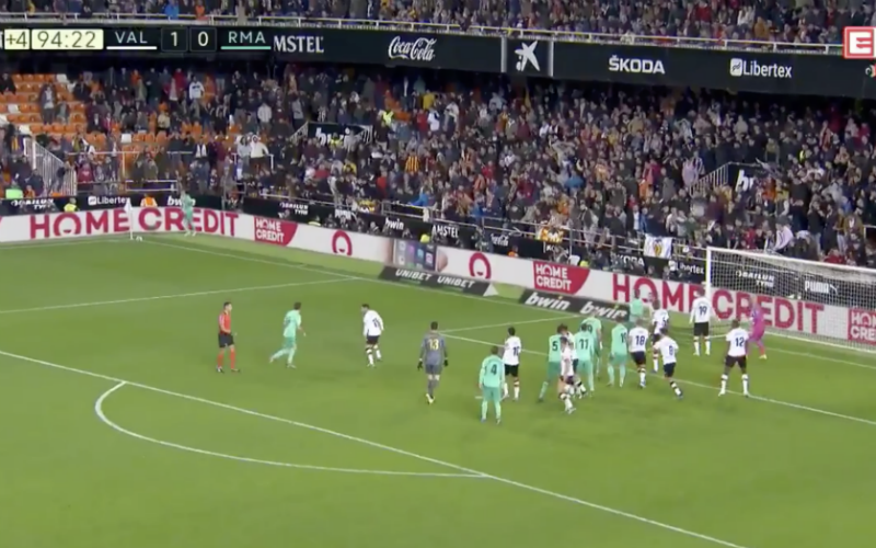 Waanzinnige actie van Thibaut Courtois gaat de wereld rond (VIDEO)