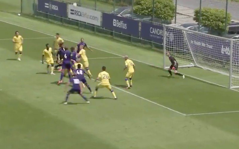 Vincent Kompany maakt serieus indruk in oefenmatch van Anderlecht (VIDEO)