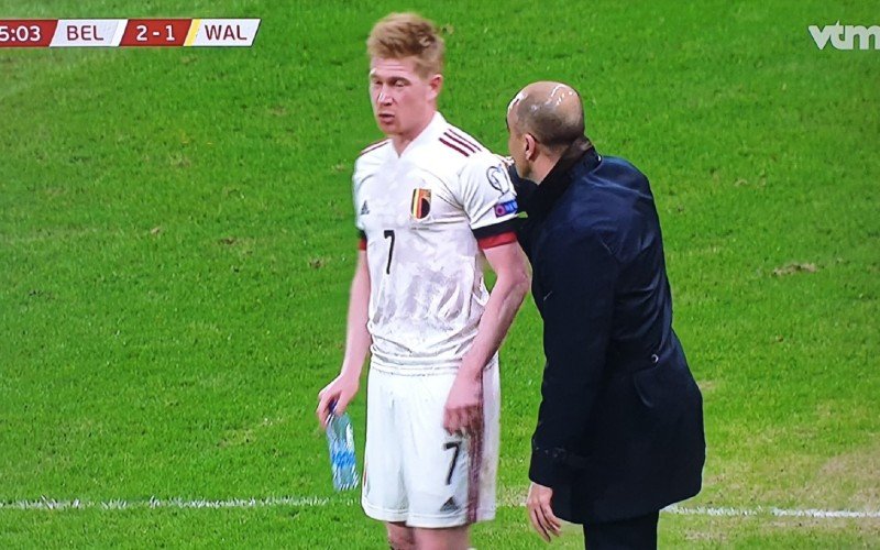 De Bruyne zorgt voor hét beeld van de avond tegen Wales: 