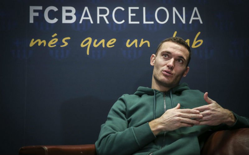 Barcelona maakt nieuw rugnummer van Vermaelen bekend