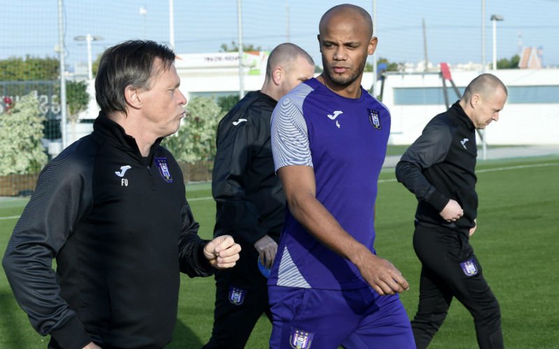 'Anderlecht schrikt zich rot en ziet nóg een doelman vertrekken'