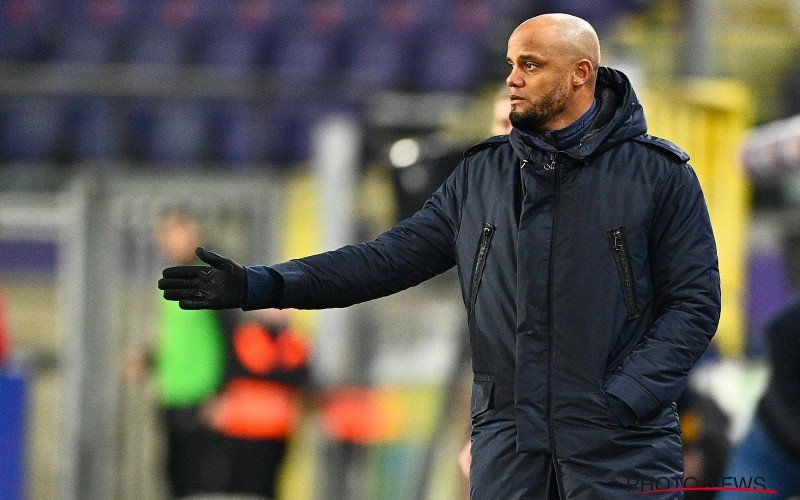 Moet Kompany stap opzij zetten bij Anderlecht? “Het is onvermijdelijk”