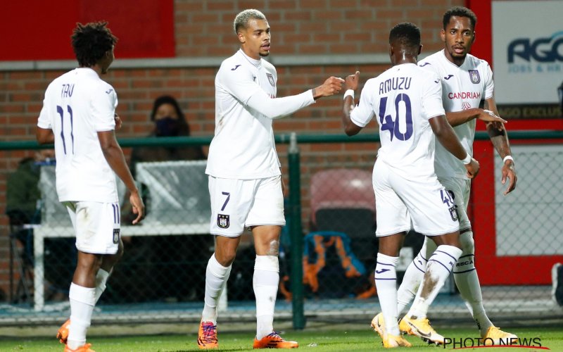 Anderlecht wint vlot, co-commentator Gilles De Bilde afgemaakt