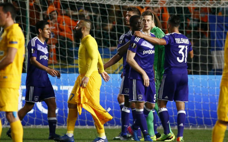 Speler van Anderlecht erg gehavend na wedstrijd tegen Apoel Nicosia