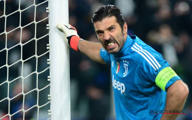 Buffon onderuit gehaald: 