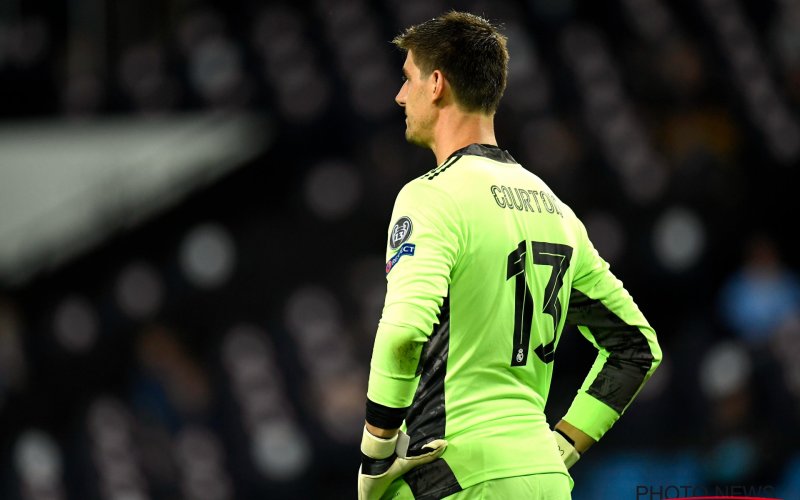 Roberto Martinez grijpt meteen in na vreselijke blunder van Thibaut Courtois