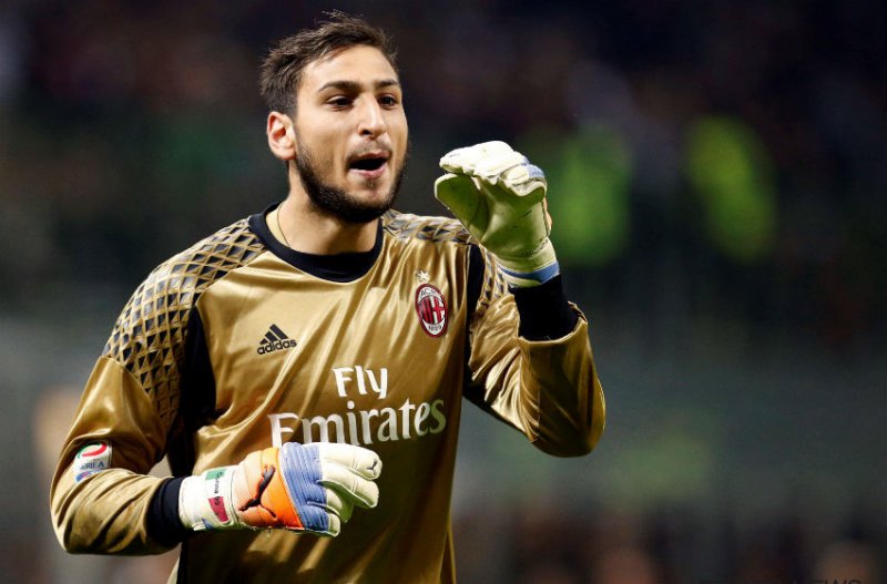 Paniek bij AC Milan! 'PSG brengt bod uit op Donnarumma'