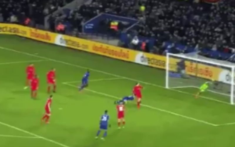 Mignolet houdt Liverpool recht met wereldsave (Video)