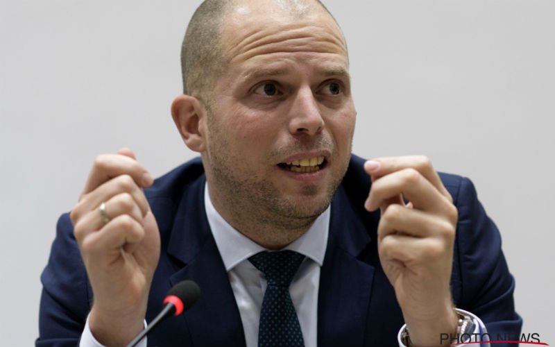 Staatssecretaris Francken haalt keihard uit: 