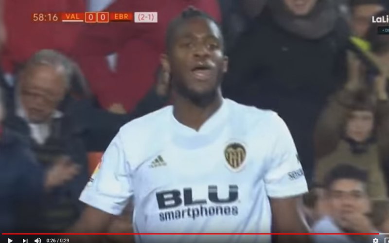 Eindelijk! Batshuayi scoort nog eens én kroont zich meteen matchwinnaar