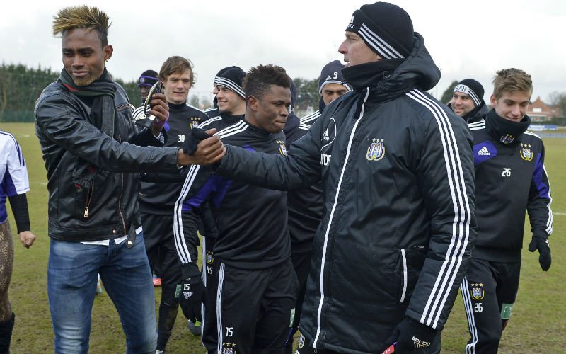 Kortrijk verrast en haalt Kanu (ex-Anderlecht) binnen