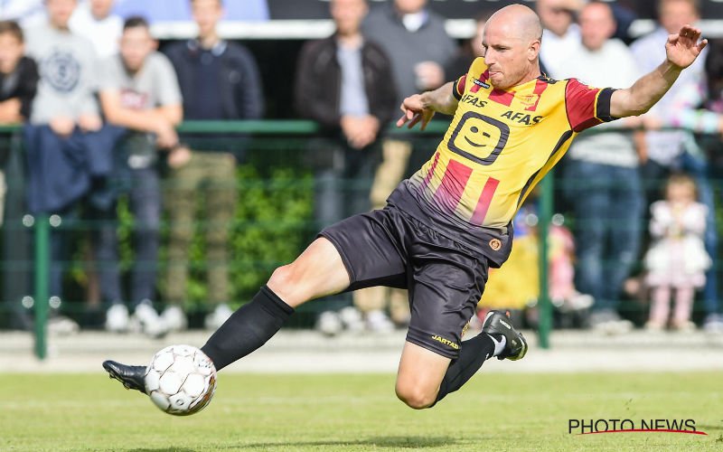 Hilarisch! Tim Matthys heeft geniale verklaring voor horloges in Genk