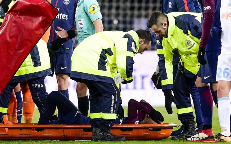 Update over blessure: Neymar moet onder het mes en is lange tijd out