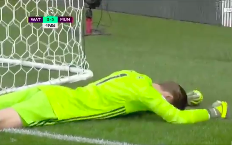 De Gea begaat verschrikkelijke blunder bij Manchester United (VIDEO)