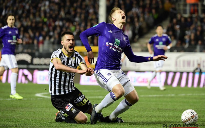 Jacky Mathijssen is duidelijk over discutabele strafschop Anderlecht