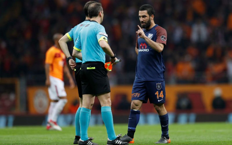 Ongeziene megaschorsing voor Arda Turan