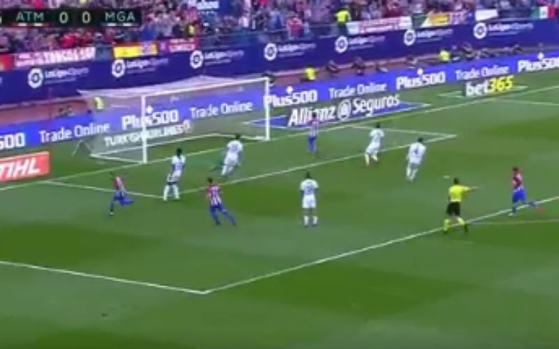 Fenomenaal! Yannick Carrasco doet het wéér (Video)